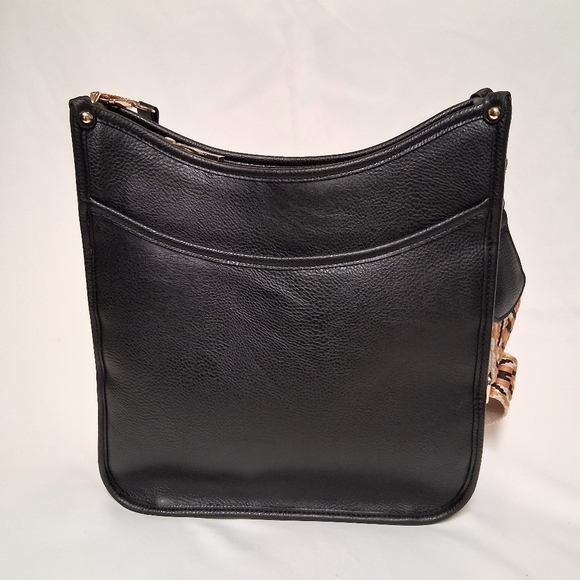 Metro Muse Black Vegan Leather Crossbody Bag - Picture 2 of 7